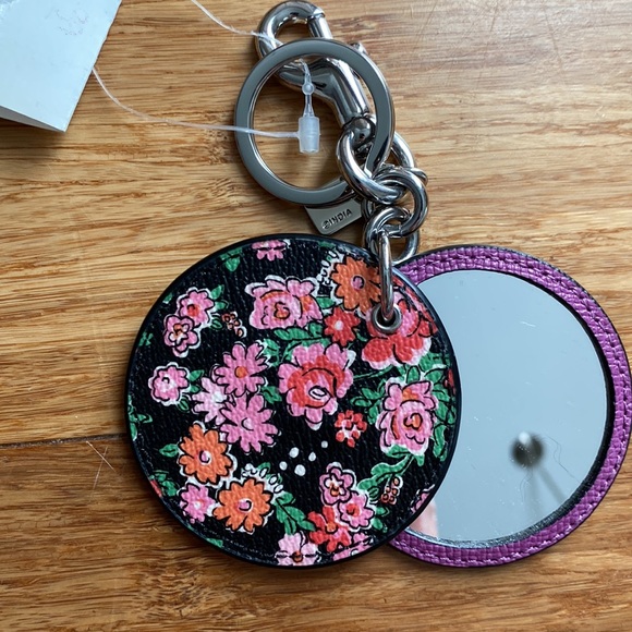 NWT! Coach Reversible Floral tote w/bonus pouch 5 set- - Picture 12 of 12